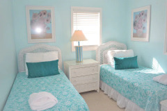Crowes Cottage Bedroom With 2 Twin Beds