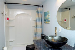 25-SeastheView-Bathroom